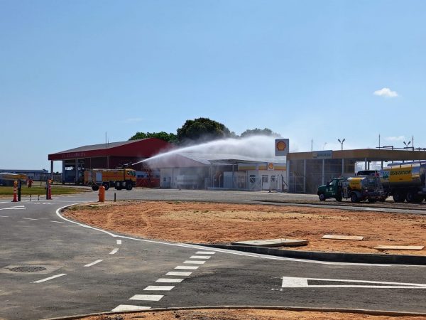 Você está visualizando atualmente EMERGÊNCIA || Boa Vista Airport realiza treinamento simulado em parque de abastecimento aeroportuário